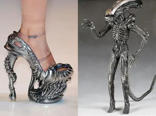 The Aliens Heel