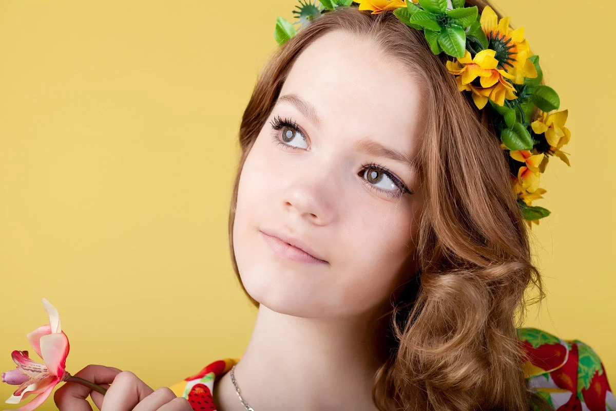 Flower Crown Selfie Pose