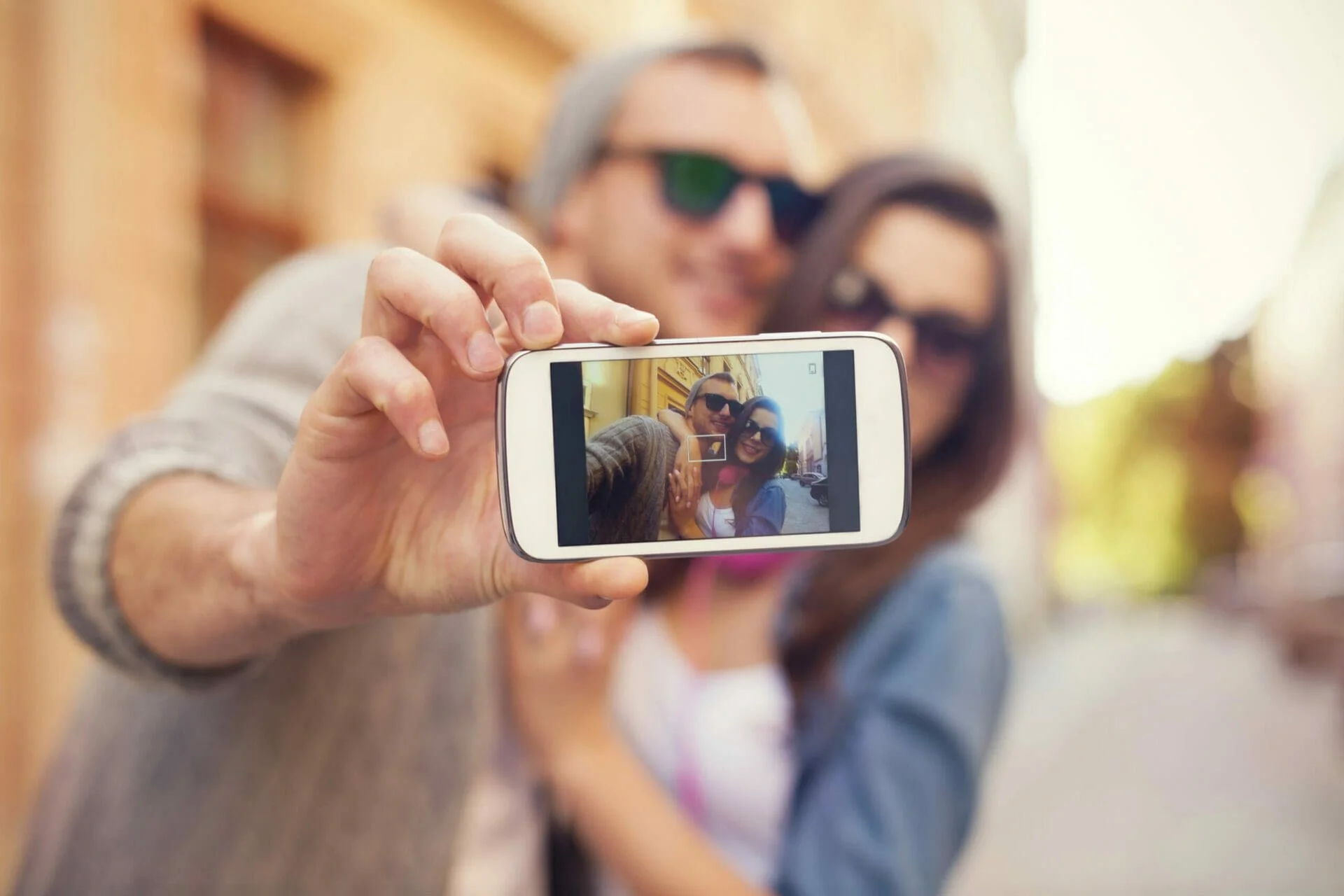 Selfie of the Selfie, Selfie Poses