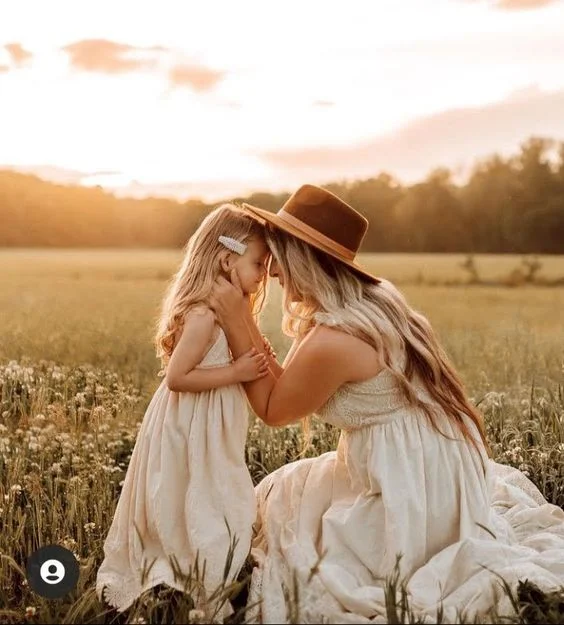 outdoor mother daughter photography