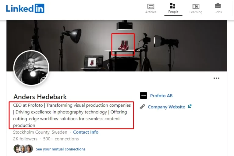 Guide showing how to write a professional photographer bio for LinkedIn with an example profile description for personal branding and networking.
