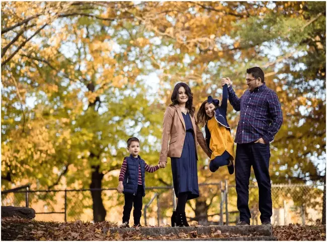 Classic Fall Family Outfits, Fall Family Photo Outfits