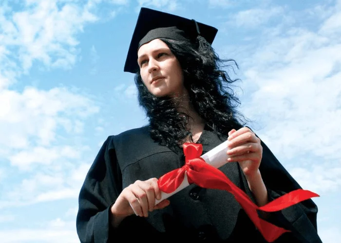 Looking Far Away, Impressive Graduation Photo Ideas