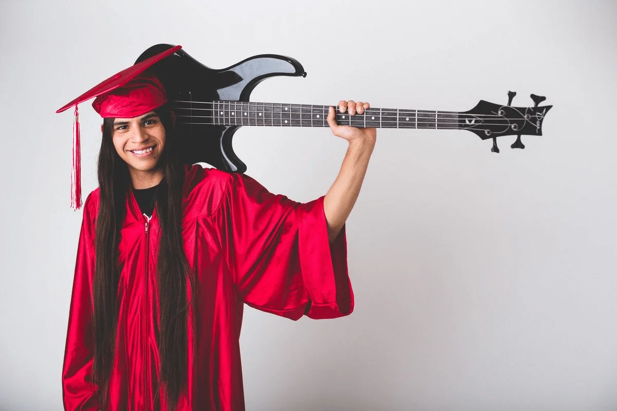 Music Lover Graduation Photo, Graduation Photo Ideas